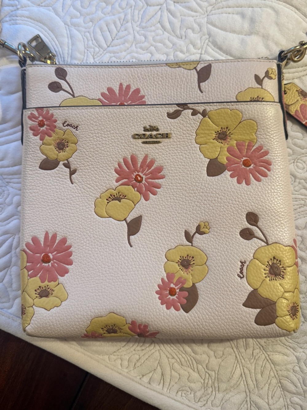 Coach Kitt Leather Crossbody Bag in Floral Print NWOT - Picture 2 of 4